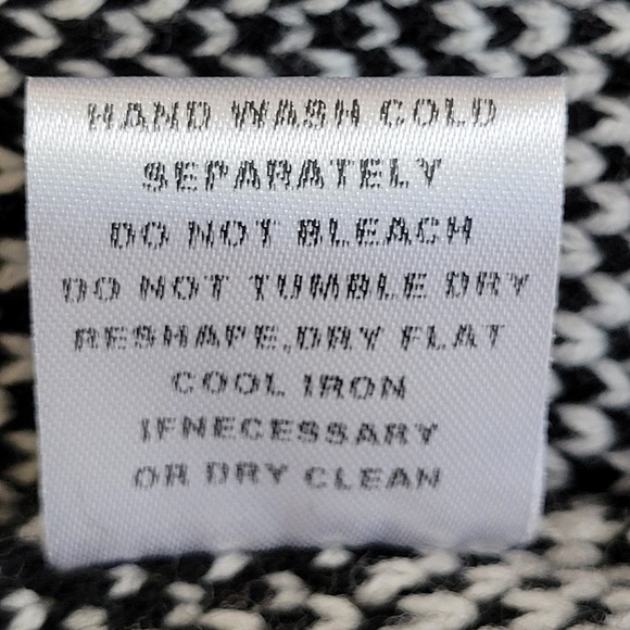 Ava Couture Wrap Sweater NWT Women Large Shall Collar Acrylic Black White Chunky - Picture 12 of 12